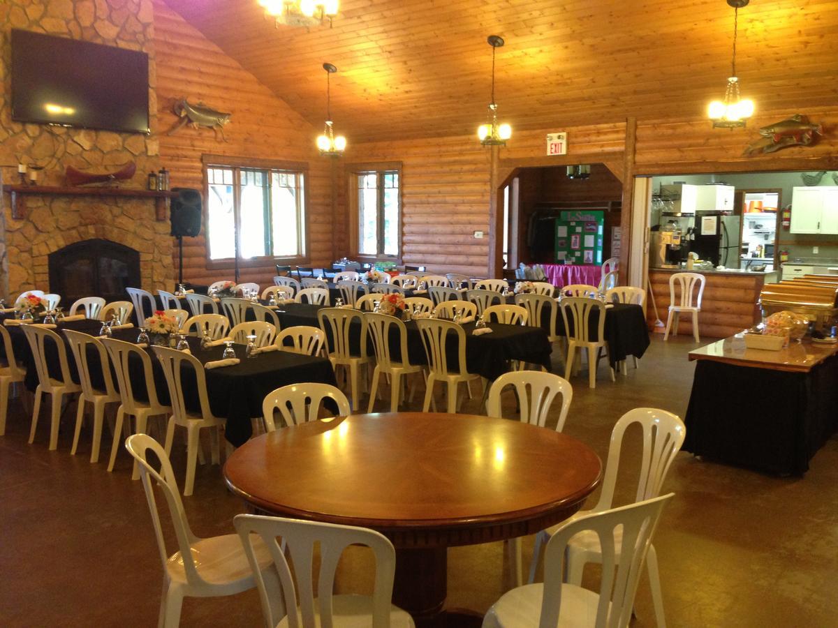 Bakers Narrows Lodge And Conference Center Flin Flon Exterior foto